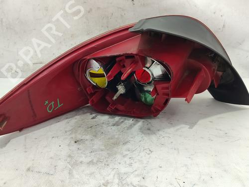 Right taillight PEUGEOT 206 Hatchback (2A/C) 1.4 HDi eco 70 | BP26307110C35 