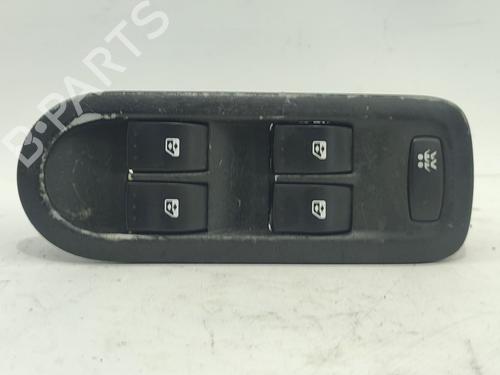 Used Left front window switch Left front window switch RENAULT MEGANE II (BM0/1_, CM0/1_) 1.9 dCi (BM0G, CM0G) (120 hp) 31130672 31130672