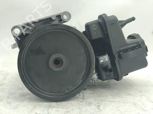 Used Steering pump MERCEDES-BENZ E-CLASS (W212) E 200 CDI / BlueTEC (212.005, 212.006) (136 hp) 30686321
