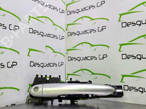 Used Front left exterior door handle RENAULT MEGANE II Saloon (LM0/1_) 1.9 dCi (LM0G, LM1G, LM2C) (120 hp) 7135356