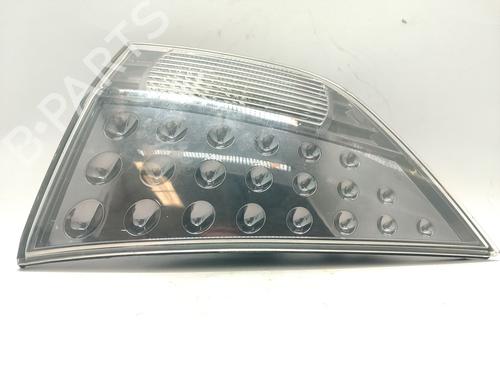 Feu de coffre droit MITSUBISHI OUTLANDER II (CW_W) 2.0 DI-D (CW8W) (140 hp) 31980128