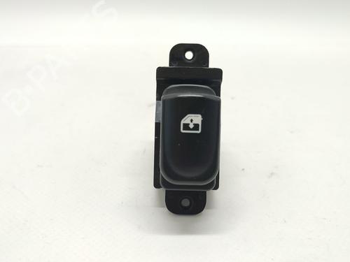Used Right front window switch Right front window switch HYUNDAI i20 I (PB, PBT) 1.2 (86 hp) 39809242 39809242