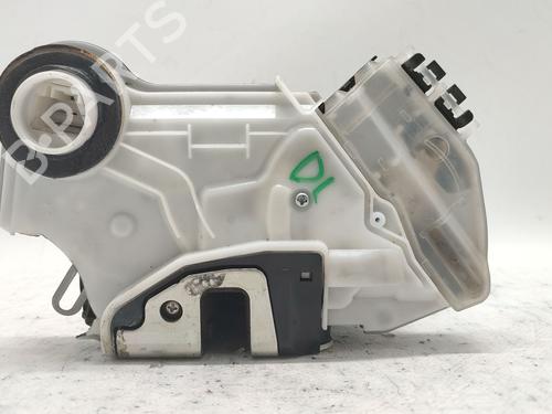 front-left-lock-toyota-hilux-viii-pickup-_n1_-2015-36994705 main image