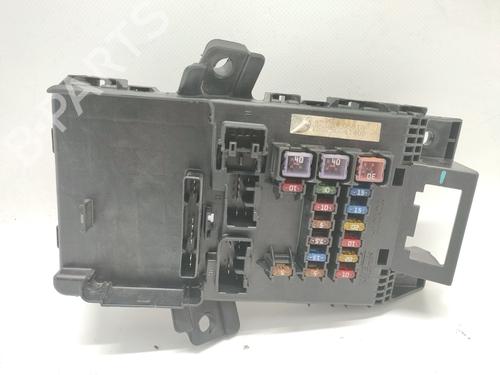 Used Fuse box Fuse box 33989417 33989417