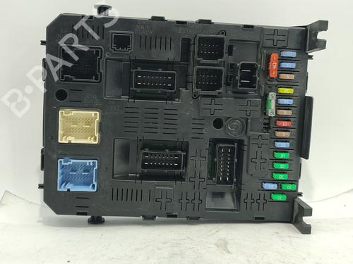 Used Fuse box PEUGEOT 5008 (0U_, 0E_) 1.6 HDi (110 hp) 31807696