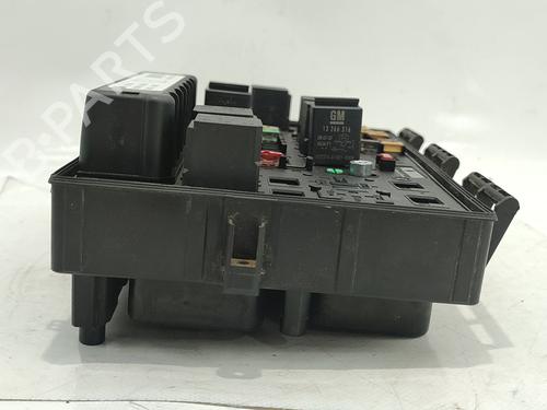 Fuse box OPEL ASTRA H GTC (A04) 1.7 CDTI (L08) | BP32236015E1