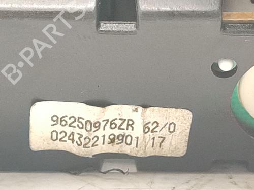 Display monitor PEUGEOT 206 Hatchback (2A/C) 1.4 i | BP30176464C48