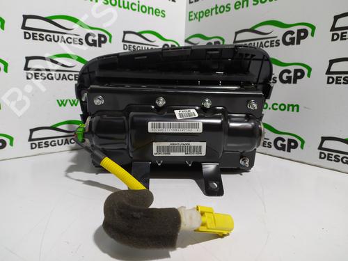 Used Passenger airbag KIA CARENS III MPV (UN) 2.0 CRDi 140 (140 hp) 7576610