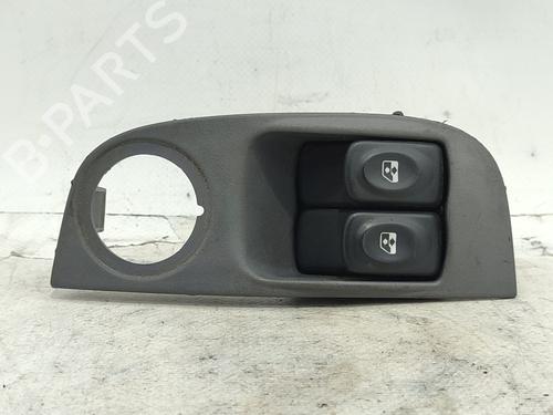 Used Left front window switch Left front window switch RENAULT MEGANE I (BA0/1_) 1.4 16V (BA0D, BA1H, BA0W, BA10) (95 hp) 33027627 33027627