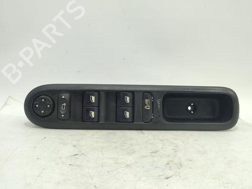 Used Left front window switch PEUGEOT 5008 (0U_, 0E_) 1.6 HDi (110 hp) 31828984