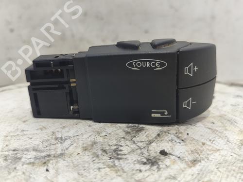 Used Steering wheel controls RENAULT LAGUNA II (BG0/1_) 1.9 dCi (BG08, BG0G) (120 hp) 22804270
