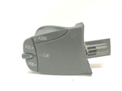 Used Steering wheel controls Steering wheel controls FORD FOCUS I Saloon (DFW) 1.8 Turbo DI / TDDi (75 hp) 33795222 33795222