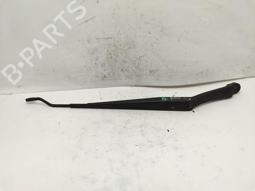 Used Front windshield wiper arm HYUNDAI TUCSON (JM) 2.0 CRDi (136 hp) 25727874