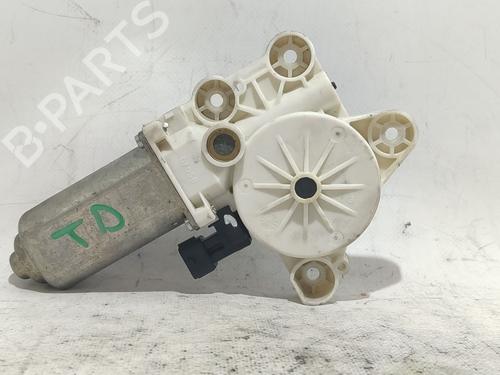 Used Right rear window motor Right rear window motor SAAB 9-3 (YS3F, E79, D79, D75) 2.2 TiD (125 hp) 34606243 34606243