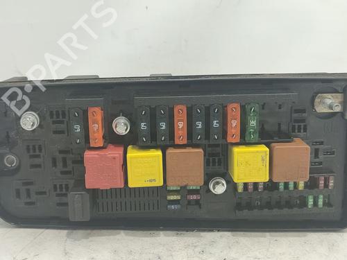 Used Fuse box Fuse box 38486517 38486517