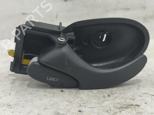 Venstre foran invendig håndtak FORD FOCUS I (DAW, DBW) 1.8 Turbo DI / TDDi (90 hp) 22399200