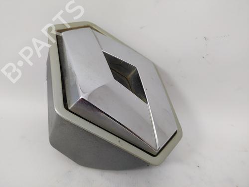 Used Tailgate handle RENAULT VEL SATIS (BJ0_) 2.2 dCi (BJ0E, BJ0F, BJ0G, BJ0H) (140 hp) 12443218