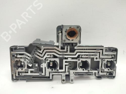 Used Lamp holder Lamp holder VW PASSAT B5.5 Variant (3B6) 1.9 TDI (130 hp) 33832112 33832112