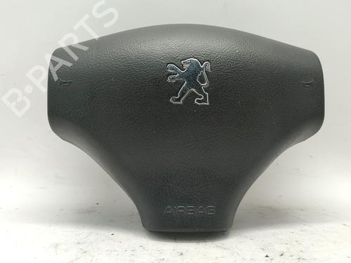 Used Driver airbag PEUGEOT 206 Hatchback (2A/C) 1.4 i (75 hp) 30053746