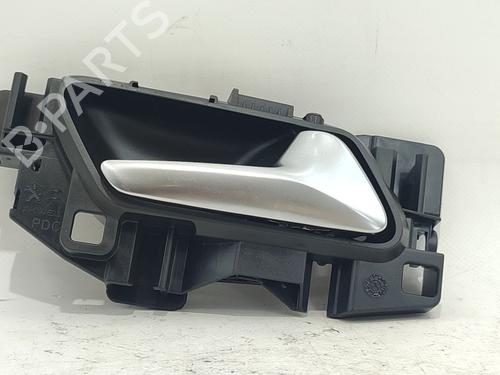 Maniglia interna anteriore destra Maniglia interna anteriore destra OPEL CORSA F (P2JO) 1.5 (68) (102 hp) 37607598 37607598