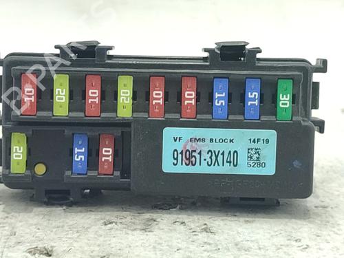 Used Fuse box Fuse box 38272897 38272897