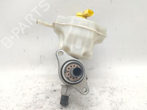 brake-master-cylinder-porsche-cayenne-9pa-2002-2003-2004-2005-2006-2007-2008-2009-2010-37467419 main image