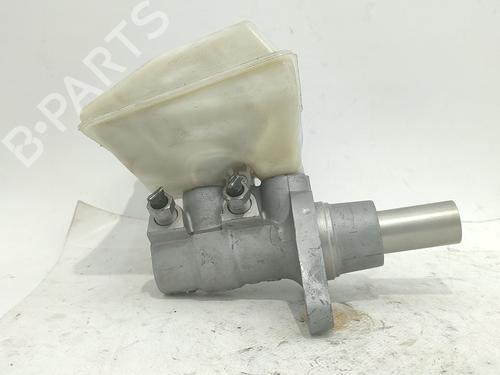 Used Brake master cylinder PEUGEOT 5008 (0U_, 0E_) 1.6 HDi (110 hp) 31807710