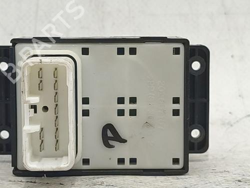 Left front window switch HYUNDAI i10 I (PA) 1.1 | BP35755316I27 - Image 3