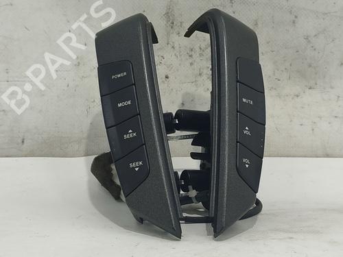 Used Steering wheel controls SSANGYONG RODIUS I 2.7 Xdi (163 hp) 26220782