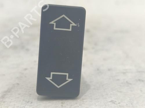 Used Left front window switch Left front window switch CITROËN SAXO (S0, S1) 1.5 D (57 hp) 34137608 34137608