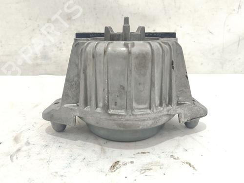 Used Engine mount MERCEDES-BENZ C-CLASS (W204) C 200 CDI (204.001) (136 hp) 26322034
