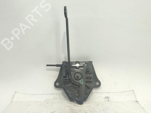 Used Hood lock KIA SORENTO I (JC) 2.5 CRDi 4WD (140 hp) 32395878