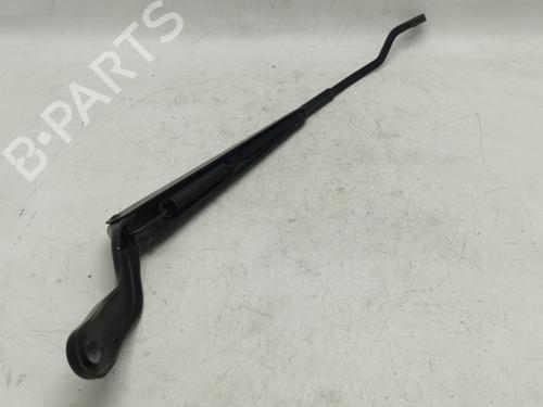 Used Front windshield wiper arm FORD FIESTA V (JH_, JD_) 1.4 TDCi (68 hp) 16553694