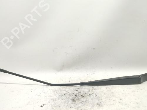 Used Front windshield wiper arm Front windshield wiper arm 37444826 37444826