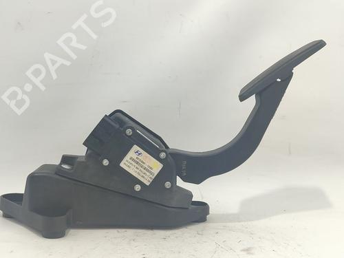 pedal-kia-carens-iii-mpv-un-2006-2007-2008-2009-2010-2011-2012-2013-37074601 main image