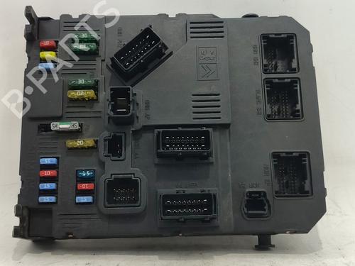 Used Fuse box Fuse box 34162758 34162758