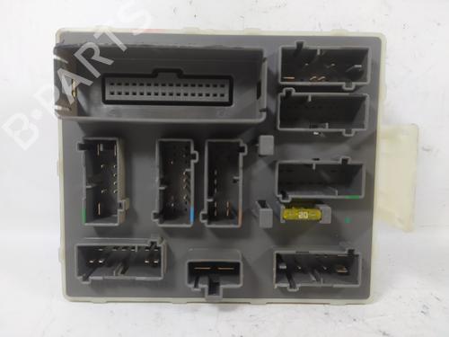Used Fuse box FORD FOCUS I (DAW, DBW) 1.8 Turbo DI / TDDi (90 hp) 13718536
