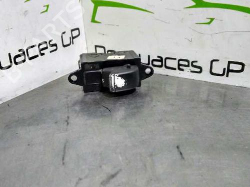 Used Right front window switch DAEWOO NUBIRA Saloon (J100) [1997-2025]  7136059