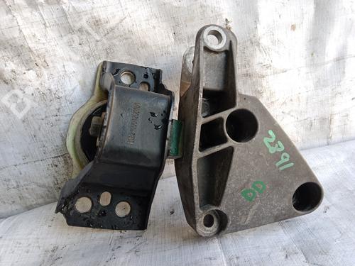 Used Engine mount RENAULT MEGANE II Saloon (LM0/1_) 1.9 dCi (LM0G, LM1G, LM2C) (120 hp) 23131061
