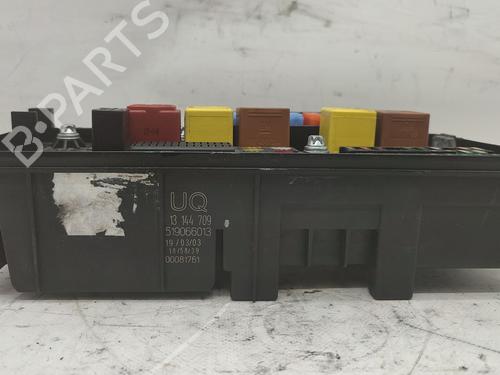 Fuse box OPEL VECTRA C (Z02) 2.2 DTI 16V (F69) | BP26906869E1 