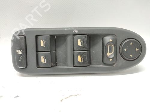 Interrupteur de vitre avant gauche CITROËN C5 I (DC_) 2.0 HDi (DCRHZB, DCRHZE) (109 hp) 30810188