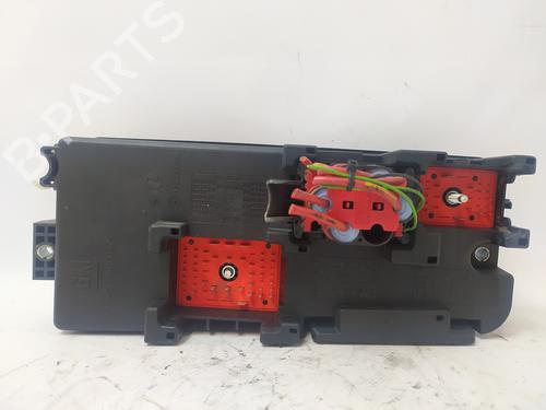 Fuse box OPEL VECTRA C (Z02) 1.9 CDTI (F69) | BP8071704E1 