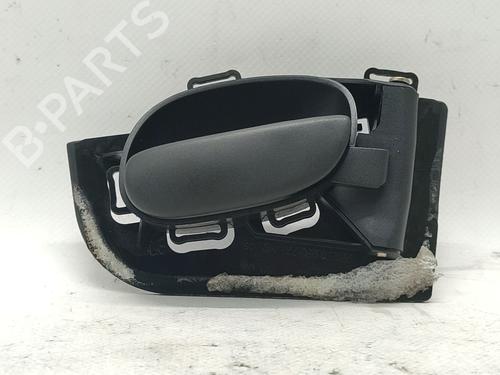 Høyre foran invendig håndtak PEUGEOT 206 Hatchback (2A/C) 1.4 i (75 hp) 30810109