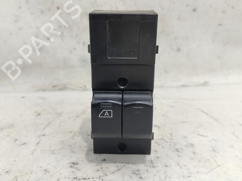 Used Left front window switch NISSAN MICRA III (K12) 1.5 dCi (82 hp) 25253157