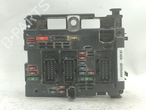 Used Fuse box PEUGEOT 406 (8B) 2.0 HDi 110 (107 hp) 30832303