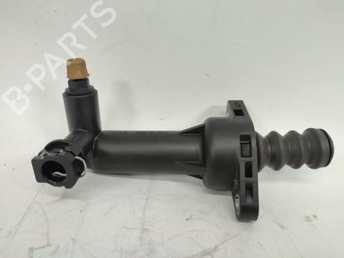 Used Clutch slave cylinder SEAT IBIZA V (KJ1, KJG) 1.0 MPi (80 hp) 15372178