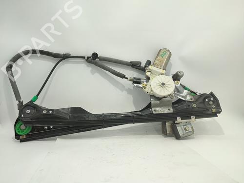 Rudehejsemekanisme Højre foran FORD FOCUS I (DAW, DBW) 1.8 Turbo DI / TDDi (90 hp) 31042400