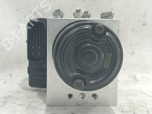 Used ABS pump HYUNDAI SANTA FÉ I (SM) 2.0 CRDi 4x4 (125 hp) 25745758