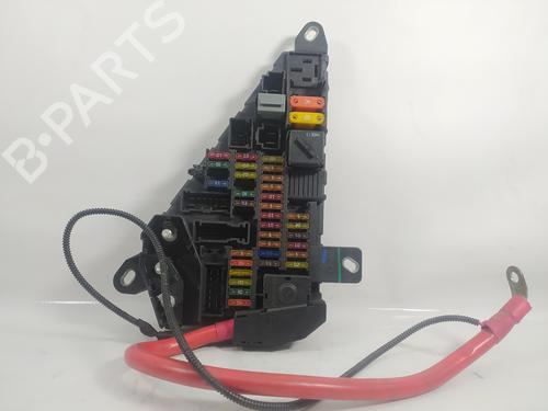 Used Fuse box BMW 5 (E60) 525 d (177 hp) 8668140