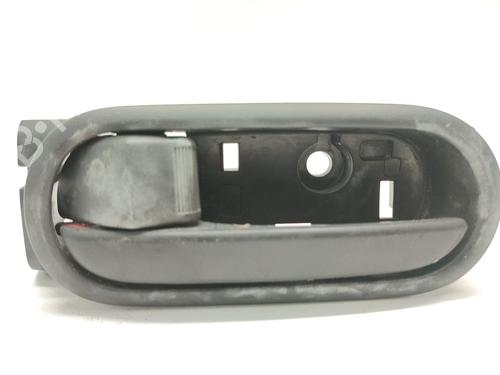 Used Front left interior door handle Front left interior door handle MAZDA 2 (DE_, DH_) 1.4 MZR-CD (68 hp) 39992843 39992843